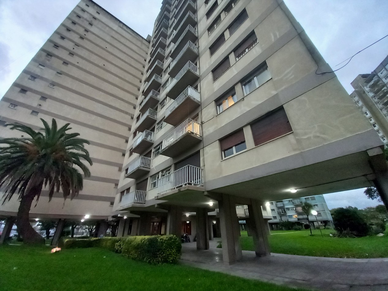 DEPARTAMENTO 3AMB FRENTE BALCON EXCELENTE ESTADO ORIGINAL 