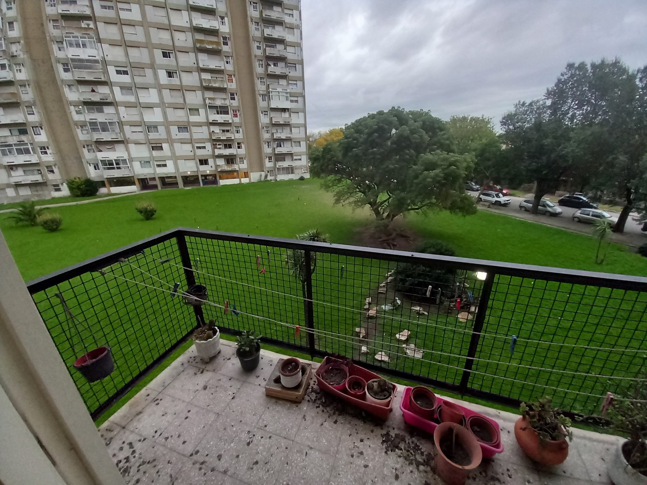 DEPARTAMENTO 3AMB FRENTE BALCON EXCELENTE ESTADO ORIGINAL 