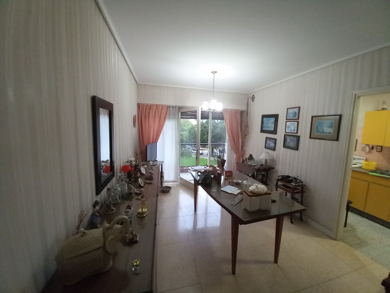 DEPARTAMENTO 3AMB FRENTE BALCON EXCELENTE ESTADO ORIGINAL 