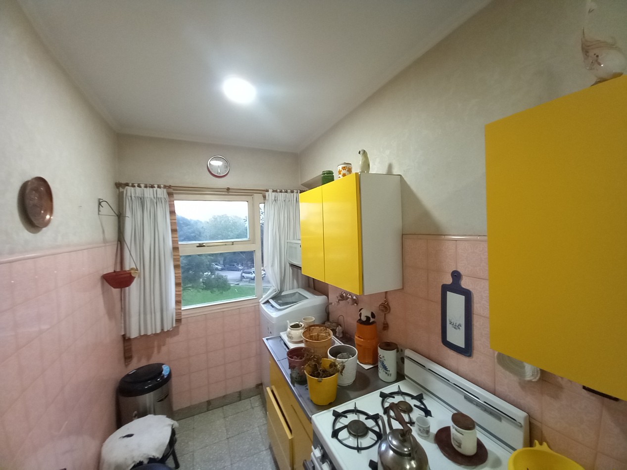 DEPARTAMENTO 3AMB FRENTE BALCON EXCELENTE ESTADO ORIGINAL 