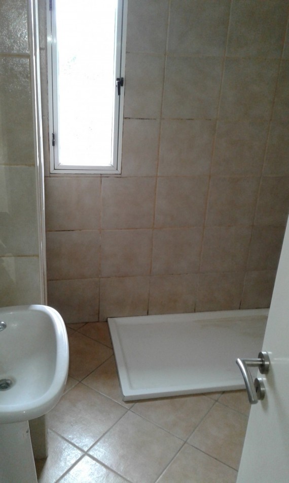 Venta PH DUPLEX 3 AMB-PATIO-ESPACIO COCHERA-2 BAÑOS-BERUTTI 5900