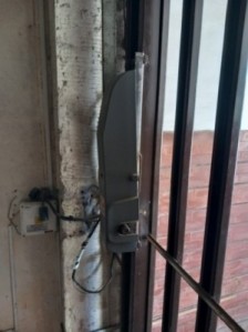 VENTA COCHERA CUBIERTA EXCELENTE ACCESO ARENALES al 3000