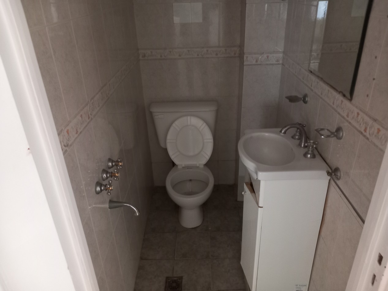 ALQUILER solo USO PROFESIONAL CASA 6AMB 3 BAÑOS COCHERA 