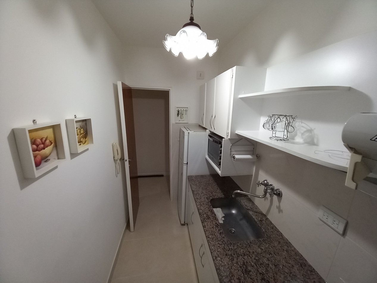 ALQUILER x 12 MESES 2AMB AMOBLADO SIN MASCOTAS CENTRO