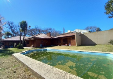 VENTA CHALET 5AMB EXCELENTE PARQUE PILETA COCHERA 