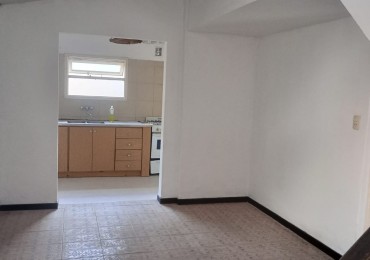 VENTA EN BLOCK 2 CASAS 1 Casa Al Frente y otra al Fondo Moreno 9100