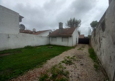 VENTA CASA 3AMB con GALPON PARQUE en LOTE PROPIO 